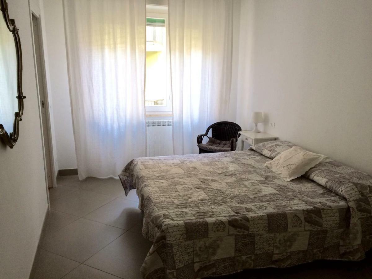 Casa Liliana Apartment เลวานโต ภายนอก รูปภาพ